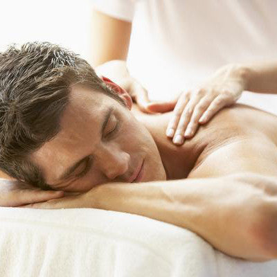 Man vergeet even al zijn zorgen dankzij een Zen Your Body handmassage.